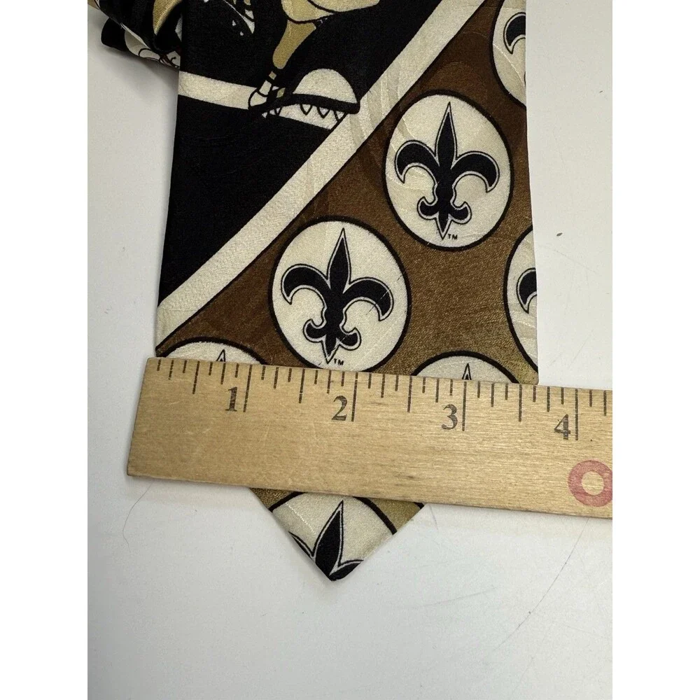 Vintage 1993 New Orleans Saints Looney Tunes 100% Silk Neck Tie